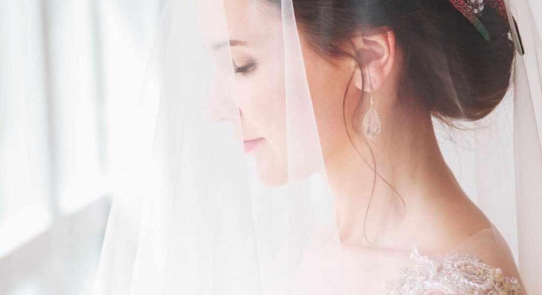 9 Tips for Picking Jewelry for Your Wedding Day