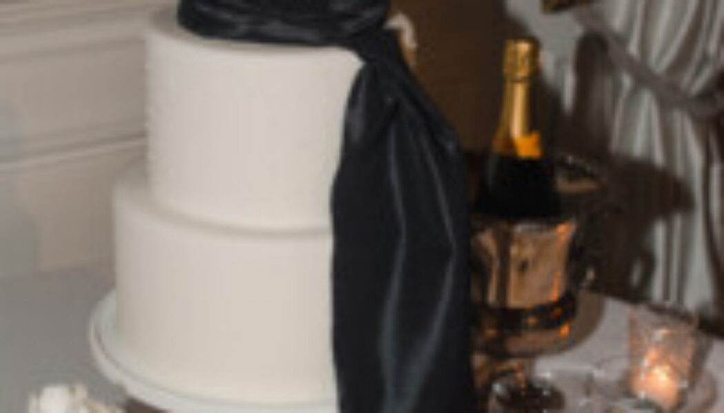 This Couple Put a Ring On It to Ring in the New Year