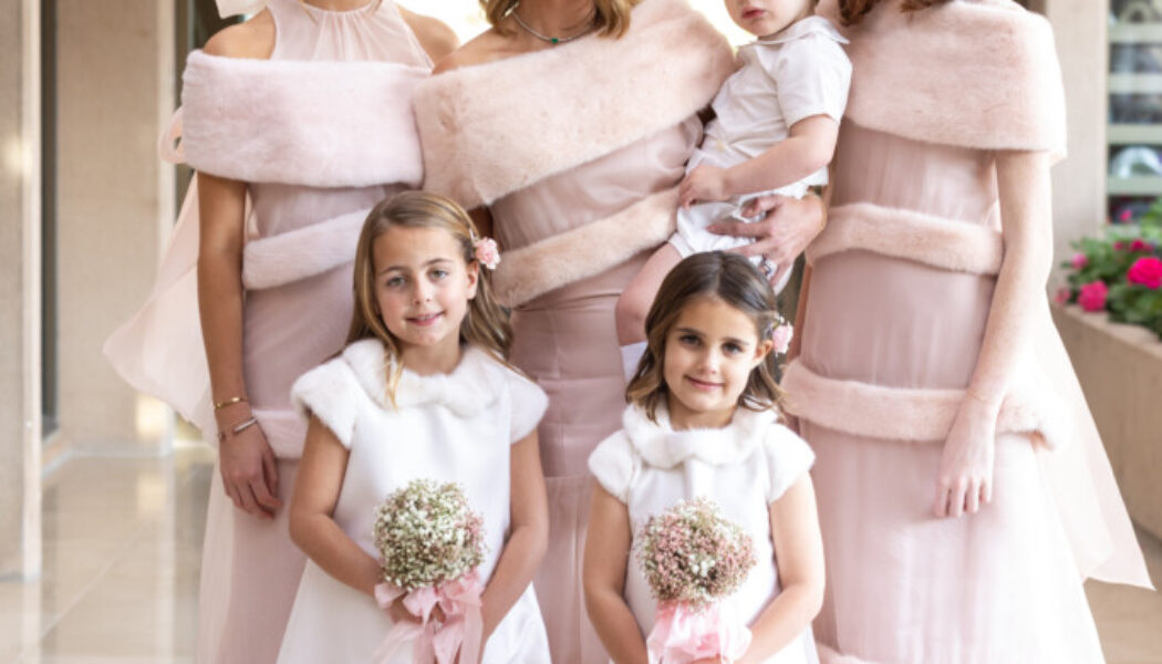 How To Stay Fashionably Warm for Your Winter Wedding